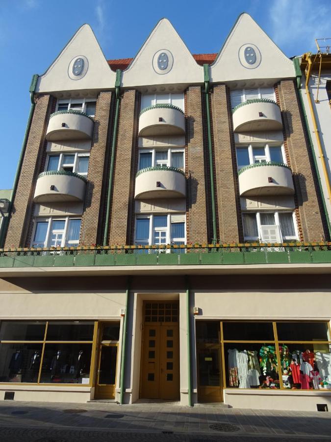 Art Nouveau Apartment Ultracentral Oradea Exterior photo